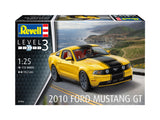 REVELL 2010 Ford Mustang  1:25